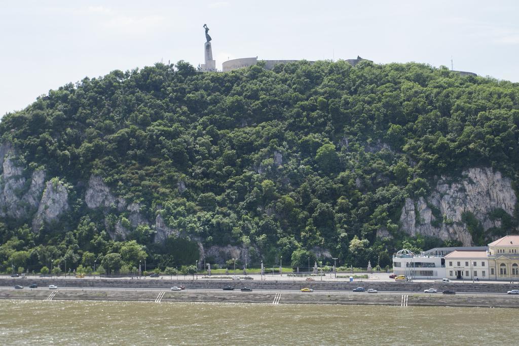 Riverside Flat With King Castle View Budapest Eksteriør billede